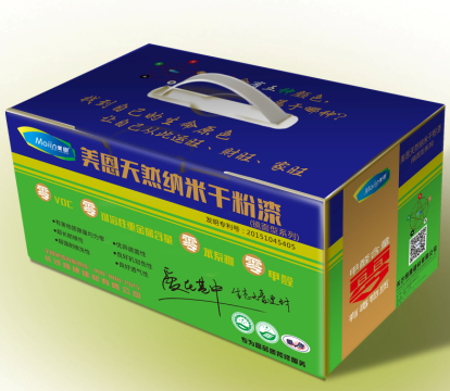 膩?zhàn)臃?/></p><p>　　外墻膩?zhàn)臃郛a(chǎn)品性能非常的優(yōu)越，該產(chǎn)品表面精白、強(qiáng)度高，使用的時(shí)候非常的方便。不過由于產(chǎn)品廣泛運(yùn)用于外墻建筑裝修領(lǐng)域，所以在使用的時(shí)候還是有很多需要大家注意的地方的。一般來說，產(chǎn)品和水的調(diào)配比例在1到2，為了達(dá)到最好的裝飾效果，一定要確保容器的干凈。產(chǎn)品的使用方法也特別的簡單，只需要用電動(dòng)機(jī)器攪拌均勻就可以了。之后載放置20分鐘的時(shí)間，就可以直接上墻使用了。如果遇到基面溫度過高的情況的話，那么這個(gè)時(shí)候應(yīng)該要使基面變得濕潤，使基面的溫度有所下降之后再用工具進(jìn)行刮批，如果需要重復(fù)刮批的話，那么兩次的刮批也需要一定的時(shí)間間隔，否則會(huì)破壞整體的裝飾效果。</p><p>　　外墻如果做好了外墻膩?zhàn)臃鄣耐磕üぷ髦?，那么?2小時(shí)之后就可以著手進(jìn)行其他的裝修工作了，外墻的涂料施工等等，這些都是需要涂抹膩?zhàn)臃壑蟛趴梢赃M(jìn)行的，所以說這是外墻裝修必不可少的東西。</p><p>　　膩?zhàn)优螘r(shí)，施工溫度要在5℃以上</p><p>　　施工環(huán)境一直都是非常重要的因素，如果環(huán)境溫度過低，容易影響到膩?zhàn)又杏袡C(jī)添加劑的溶解，如果添加劑不能充分溶解，或是溶解速度過慢，將影響膩?zhàn)优魏蟮某赡べ|(zhì)量和施工性能。當(dāng)然，環(huán)境過熱過干也不行，膩?zhàn)邮┕みm宜在5℃-35℃的環(huán)境下進(jìn)行。</p><p>　　膩?zhàn)拥呐尾荒芴∫膊荒芴?。太薄的話，膩?zhàn)訉尤菀资^快導(dǎo)致膩?zhàn)映霈F(xiàn)粉化，最終會(huì)影響涂裝的效果。而膩?zhàn)訉优蔚迷胶?，則其干縮強(qiáng)度越大，越容易開裂。因此，單次膩?zhàn)拥呐魏穸茸詈檬窃?.5mm-1mm之間。</p><p style=